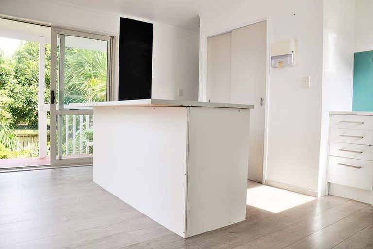 Photo of property in 100 Spinella Drive, Bayview, Auckland, 0629