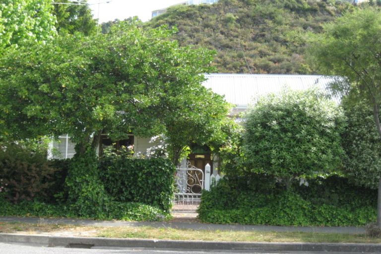 Photo of property in 34 Taupata Street, Redcliffs, Christchurch, 8081