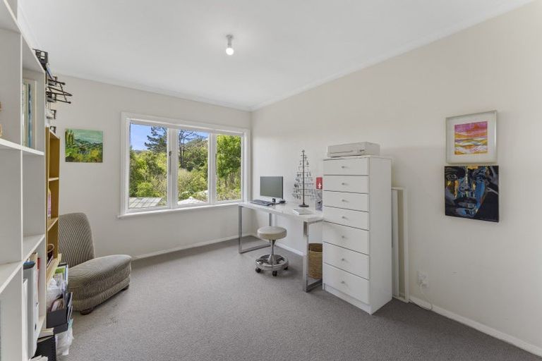 Photo of property in 33 Jocelyn Crescent, Pinehaven, Upper Hutt, 5019