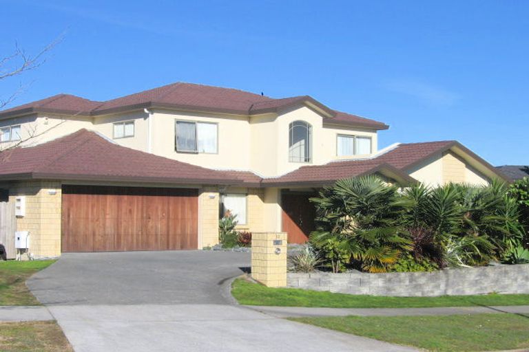 Photo of property in 10 Dairyland Drive, East Tamaki Heights, Auckland, 2016