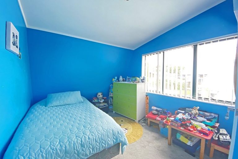 Photo of property in 1/9 Barcroft Place, Clendon Park, Auckland, 2103