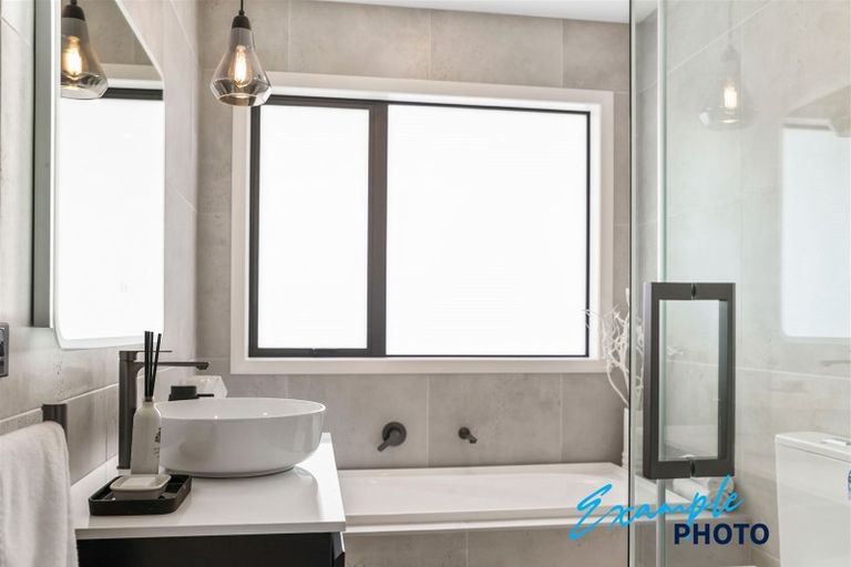 Photo of property in 4/64 Banbury Crescent, Fairfield, Hamilton, 3214