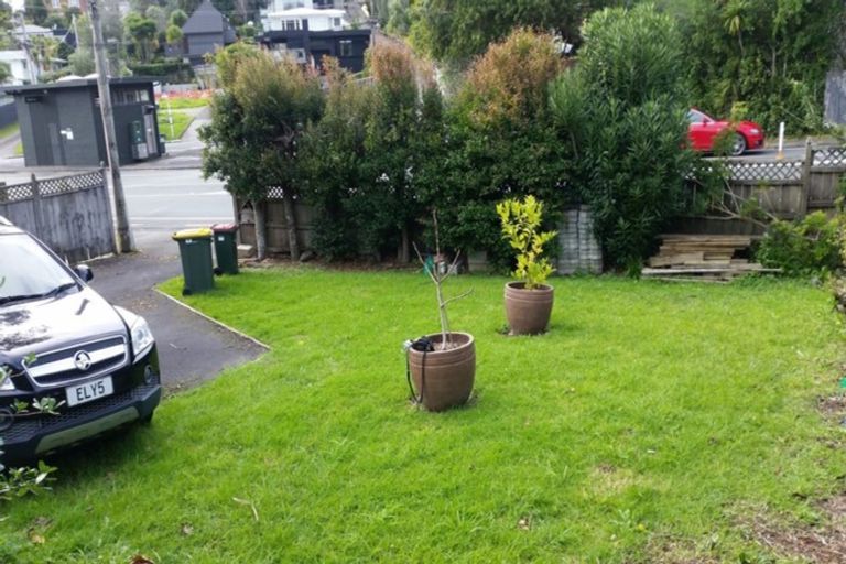 Photo of property in 76 Beach Road, Castor Bay, Auckland, 0620