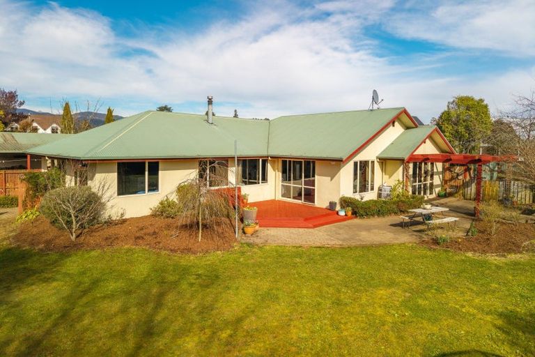 Photo of property in 21 Harcourt Place, Wakefield, 7025