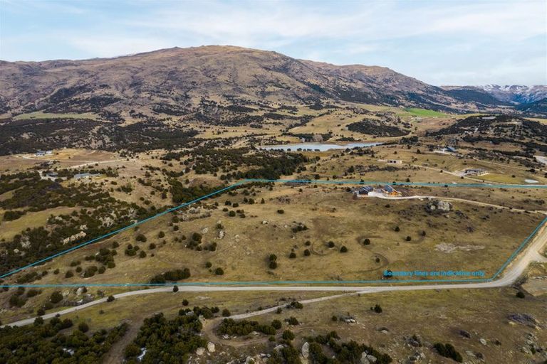 Photo of property in 12 Miharo Lane, Queensberry, Cromwell, 9383