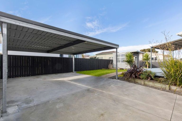 Photo of property in 10 Karaka Street, Castlecliff, Whanganui, 4501