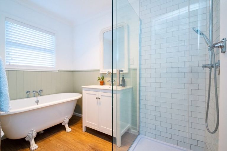 Photo of property in 2 Lovat Street, Havelock North, 4130