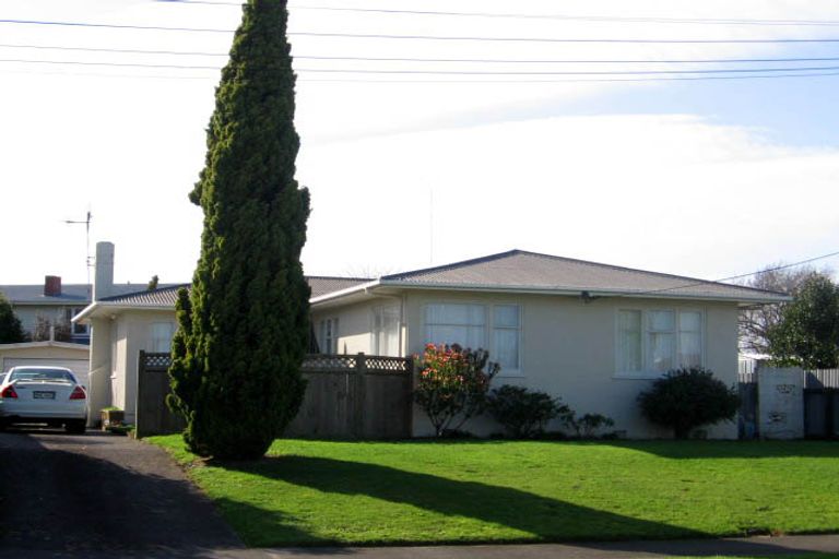 Photo of property in 4 Nairn Crescent, Awapuni, Palmerston North, 4412