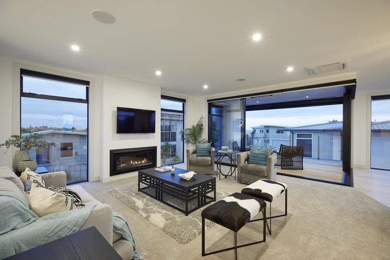 Photo of property in 1015 Papamoa Beach Road, Papamoa Beach, Papamoa, 3118