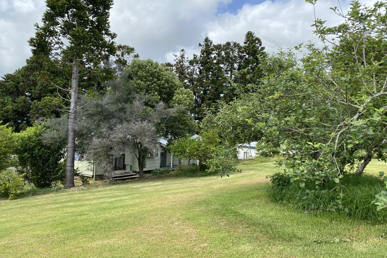 Photo of property in 1 Glenbervie Crescent, Massey, Auckland, 0614