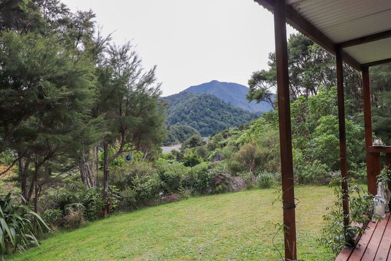 Photo of property in 11 Nikau Street, Duncan Bay, Tennyson Inlet, 7195