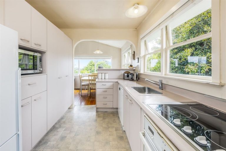 Photo of property in 28 Bert Wilson Place, Cockle Bay, Auckland, 2014