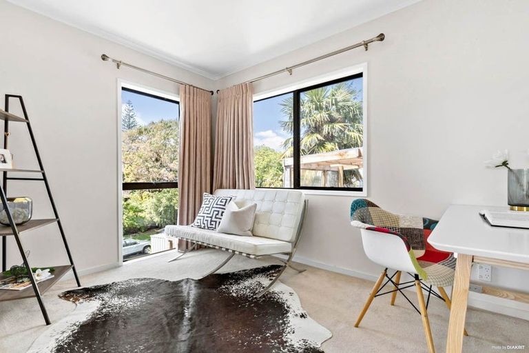 Photo of property in 72 Powrie Street, Glenfield, Auckland, 0629