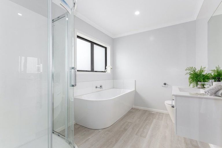 Photo of property in 142 Jamaica Drive, Grenada North, Wellington, 5028