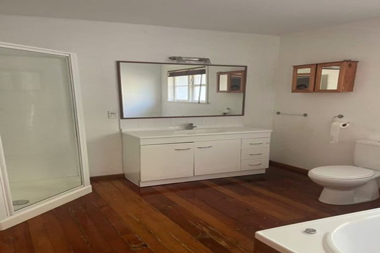 Photo of property in 354 Paparata Road, Bombay, 2675