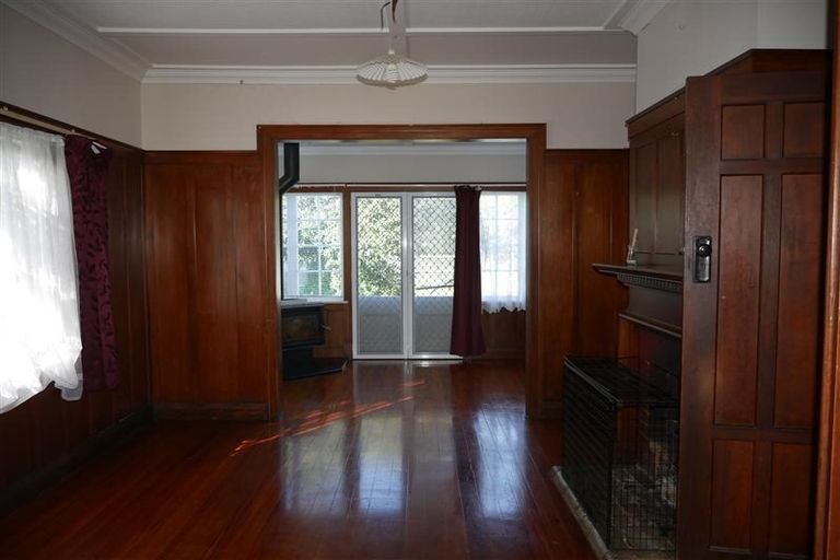 Photo of property in 2 Kamo Road, Regent, Whangarei, 0112