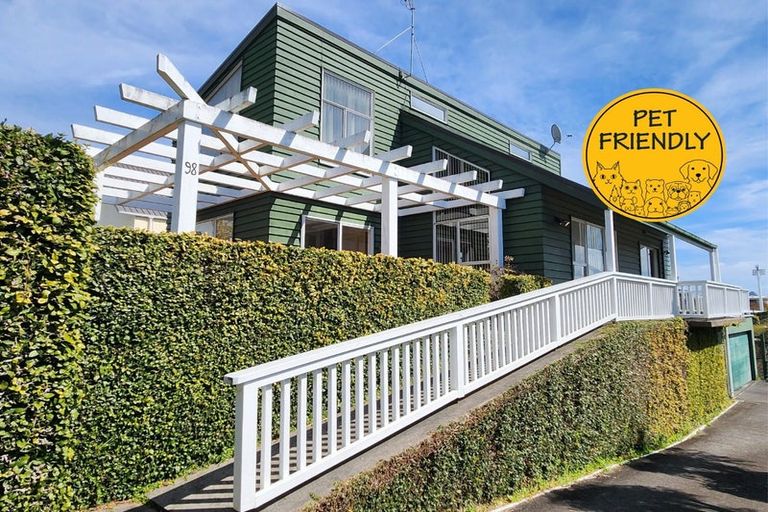 Photo of property in 98 Frankley Road, Frankleigh Park, New Plymouth, 4310