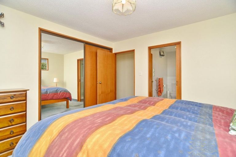 Photo of property in 23a Althorp Place, Avonhead, Christchurch, 8042