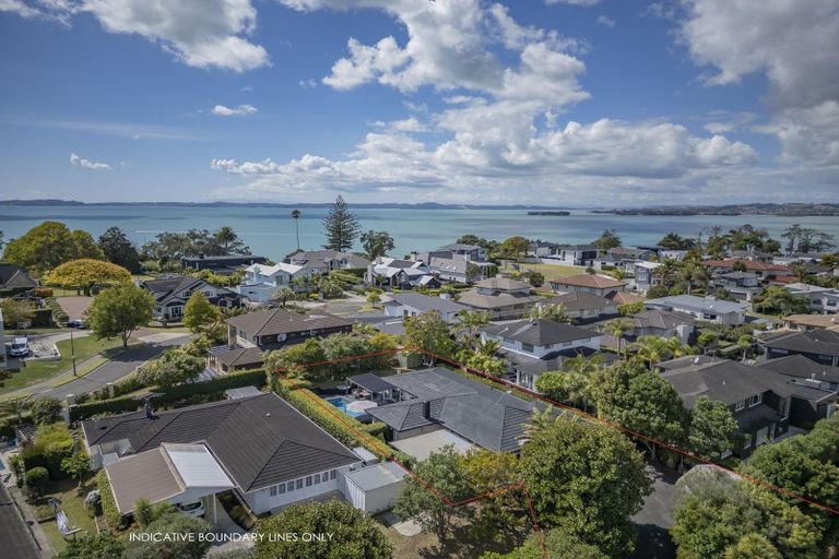 Photo of property in 9 Seymour Road, Mellons Bay, Auckland, 2014