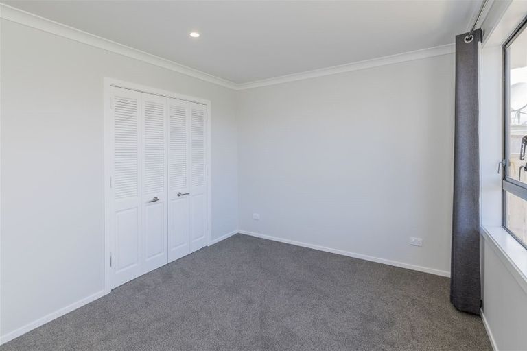 Photo of property in 2 Matene Place, Papamoa Beach, Papamoa, 3118