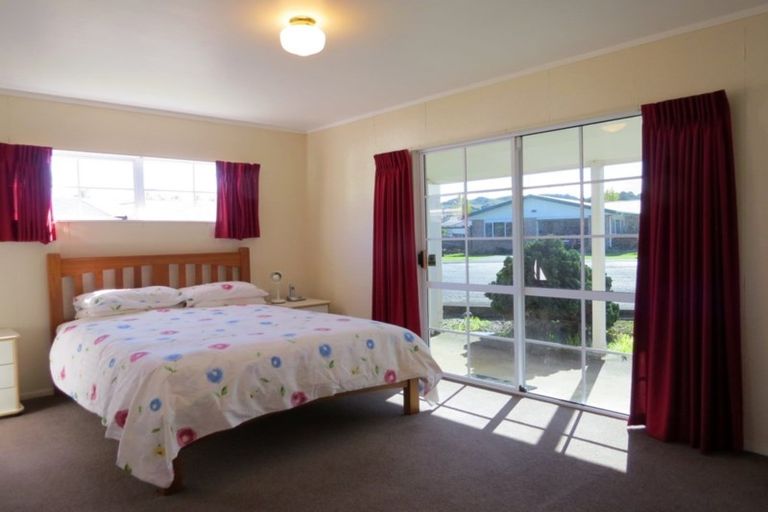 Photo of property in 5 Courthouse Lane, Coromandel, 3506