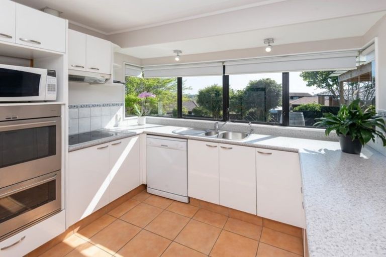 Photo of property in 11 Orangewood Drive, Northpark, Auckland, 2013