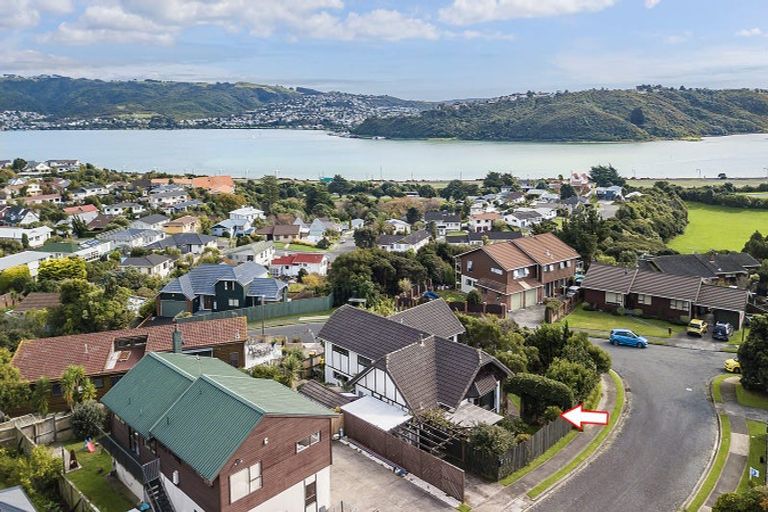 Photo of property in 32 Kinloch Place, Papakowhai, Porirua, 5024