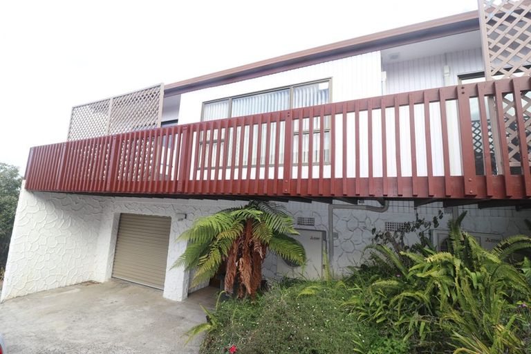 Photo of property in 2/177 Forrest Hill Road, Forrest Hill, Auckland, 0620