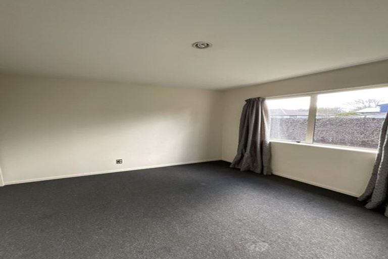 Photo of property in 6 Blue Gum Place, New Brighton, Christchurch, 8083