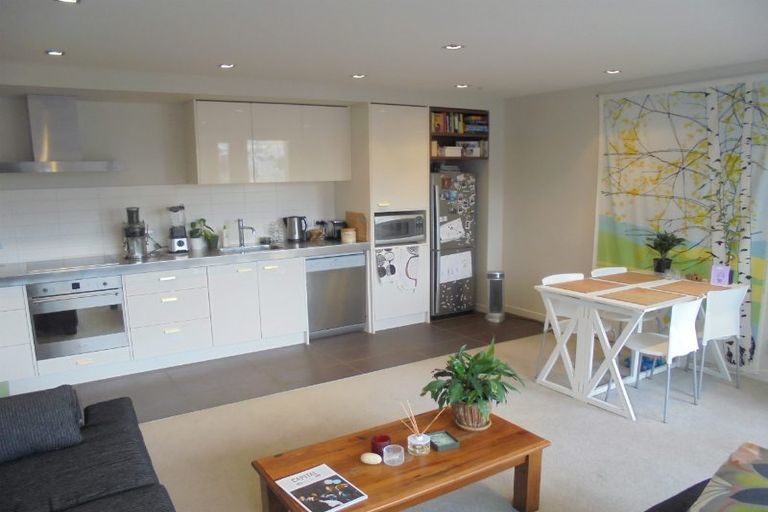 Photo of property in Piermont Apartments, 4h/82 Cable Street, Te Aro, Wellington, 6011
