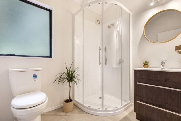 Photo of property in 31 Scenic Drive, Titirangi, Auckland, 0604