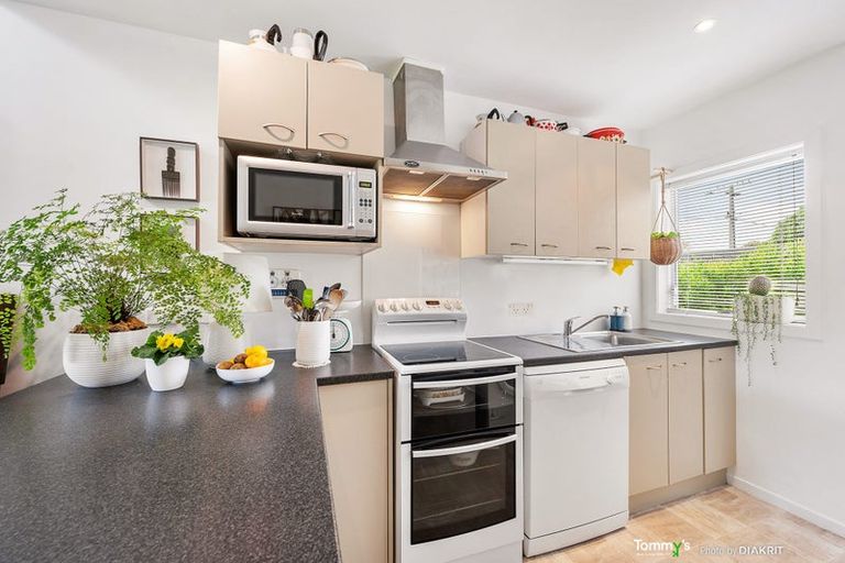 Photo of property in 1/2 Alice Street, Alicetown, Lower Hutt, 5010