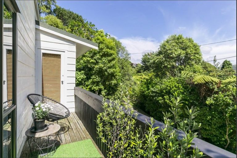 Photo of property in 76 Khandallah Road, Ngaio, Wellington, 6035