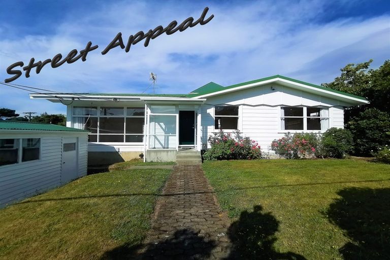 Photo of property in 99 Beazley Avenue, Paparangi, Wellington, 6037