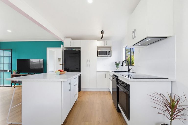 Photo of property in 13 Elisa Lane, Ranui, Auckland, 0612