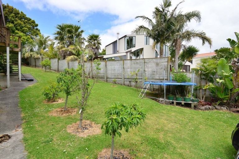 Photo of property in 14 Royalty Rise, Red Beach, 0932