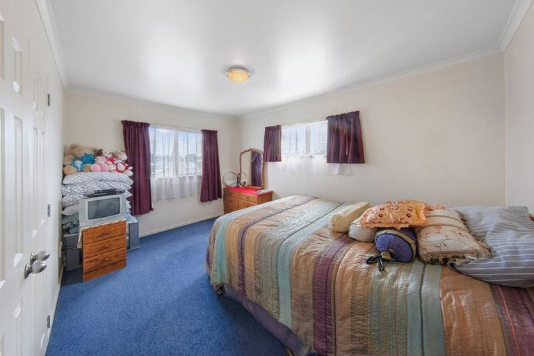 Photo of property in 12 Paloma Court, Hillpark, Auckland, 2102