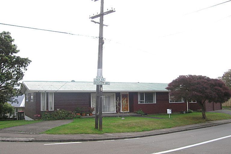 Photo of property in 13 Beazley Avenue, Paparangi, Wellington, 6037