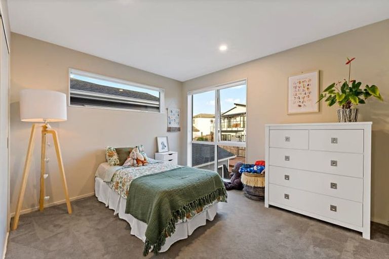 Photo of property in 64 Kano Way, Hobsonville, Auckland, 0616