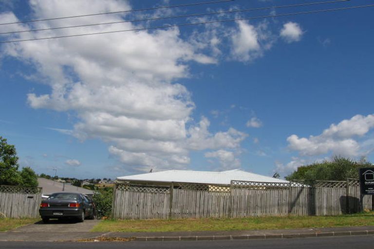 Photo of property in 25 Sycamore Drive, Sunnynook, Auckland, 0620