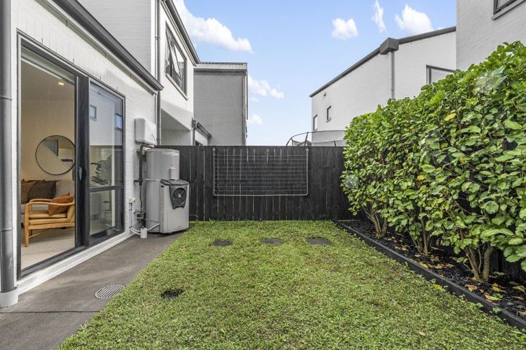 Photo of property in 16 Frank Gill Road, Hobsonville, Auckland, 0616