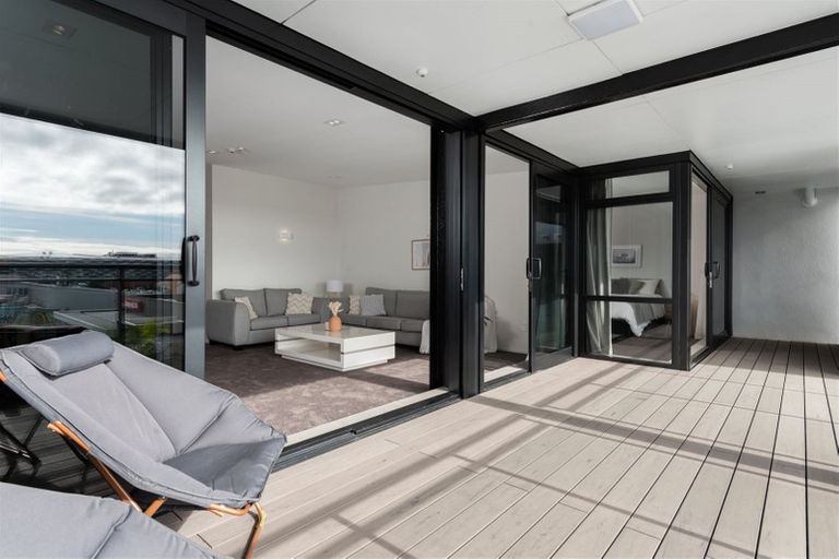 Photo of property in 2-06/424 Maunganui Road, Mount Maunganui, 3116