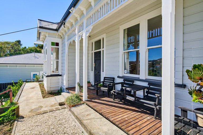 Photo of property in 55 Fairview Crescent, Kelburn, Wellington, 6012