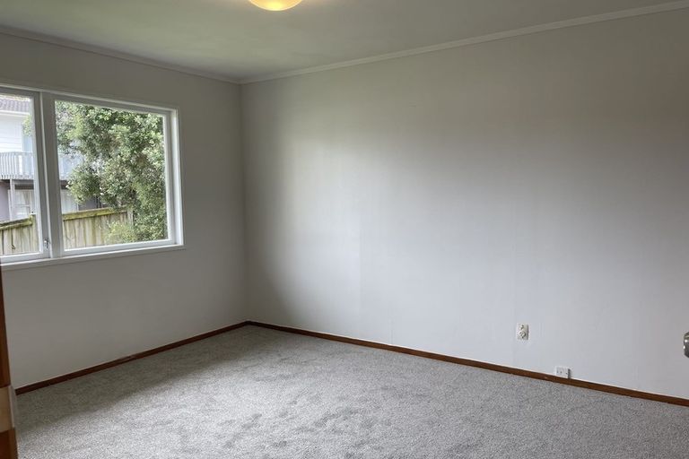 Photo of property in 27 Beaudine Avenue, Glenfield, Auckland, 0629
