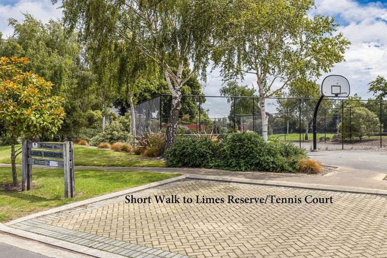 Photo of property in 8 Milkers Gate, Parklands, Christchurch, 8083