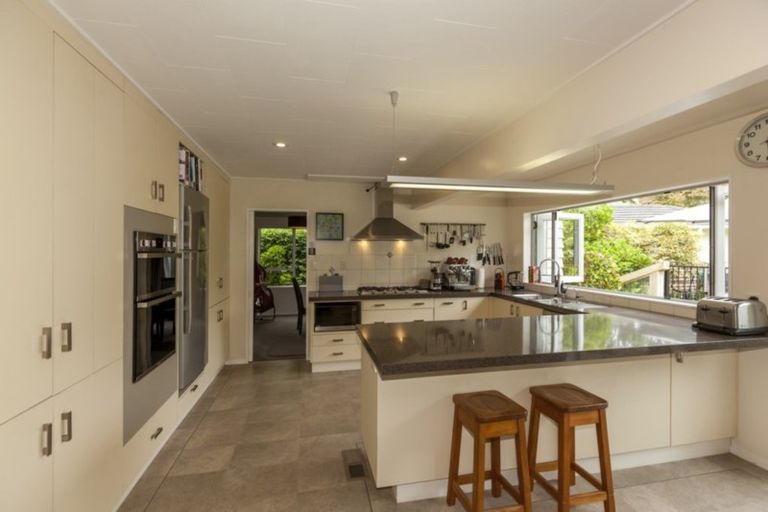 Photo of property in 256 Te Moana Road, Waikanae, 5036