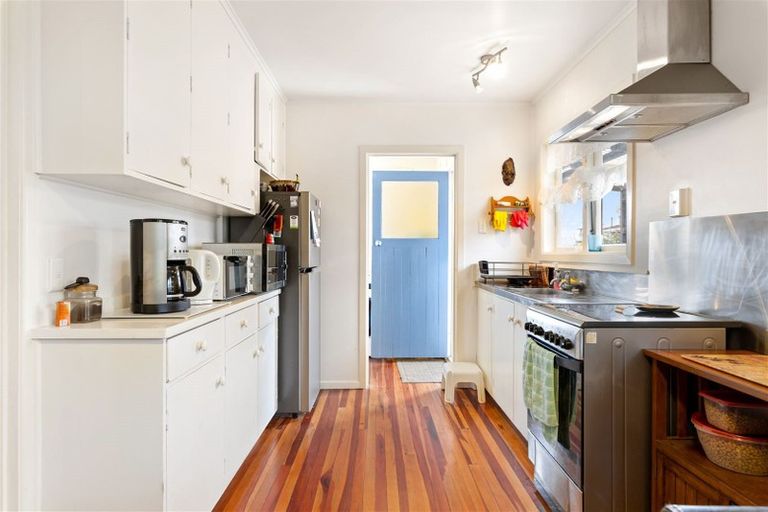 Photo of property in 51a Vodanovich Road, Te Atatu South, Auckland, 0610