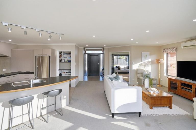 Photo of property in 432b Harewood Road, Harewood, Christchurch, 8051