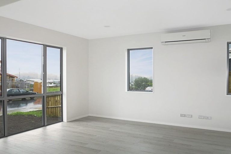 Photo of property in 54 Cirrus Way, Ranui, Auckland, 0612