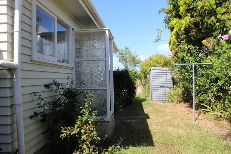 Photo of property in 1/2 Tiri Tiri Road, Birkdale, Auckland, 0626